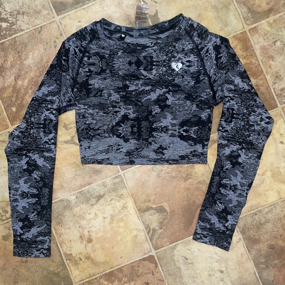 Omens best camo top